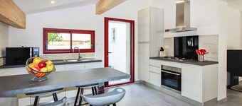 Beautiful home in Salon de Provence with WiFi