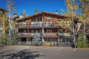 Exterior - Vail Village Condo - Pet Friendly Walk to Ski Lift (Vail)