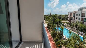 Classic Apartment, Pool View | View from room