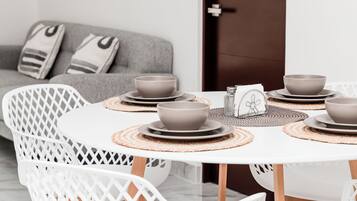 Classic Apartment, Pool View | Dining room