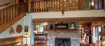 Kentucky Log Cabin - stunning 50 acres, Bourbon Trail, KY Derby, and more!