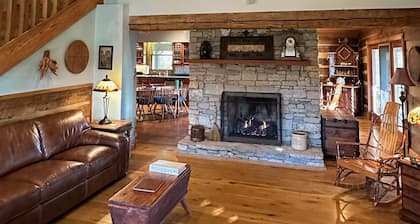 Kentucky Log Cabin - stunning 50 acres, Bourbon Trail, KY Derby, and more!