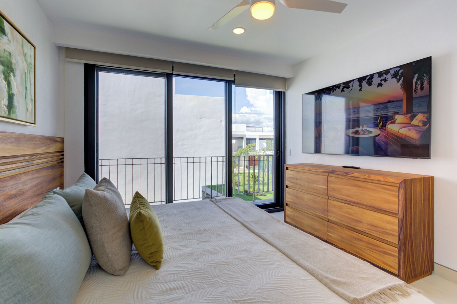 House, Garden View | In-room safe, laptop workspace, iron/ironing board, free WiFi