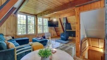 Televisie en een open haard