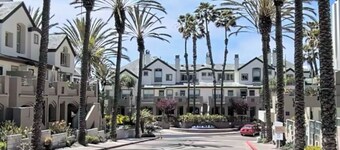 Cool 1-bedroom with AC in sunny San Diego