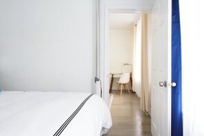 公寓, 2 間臥室, 可攜帶寵物 | 書桌、筆電工作空間、遮光布/窗簾、熨斗/熨衣板