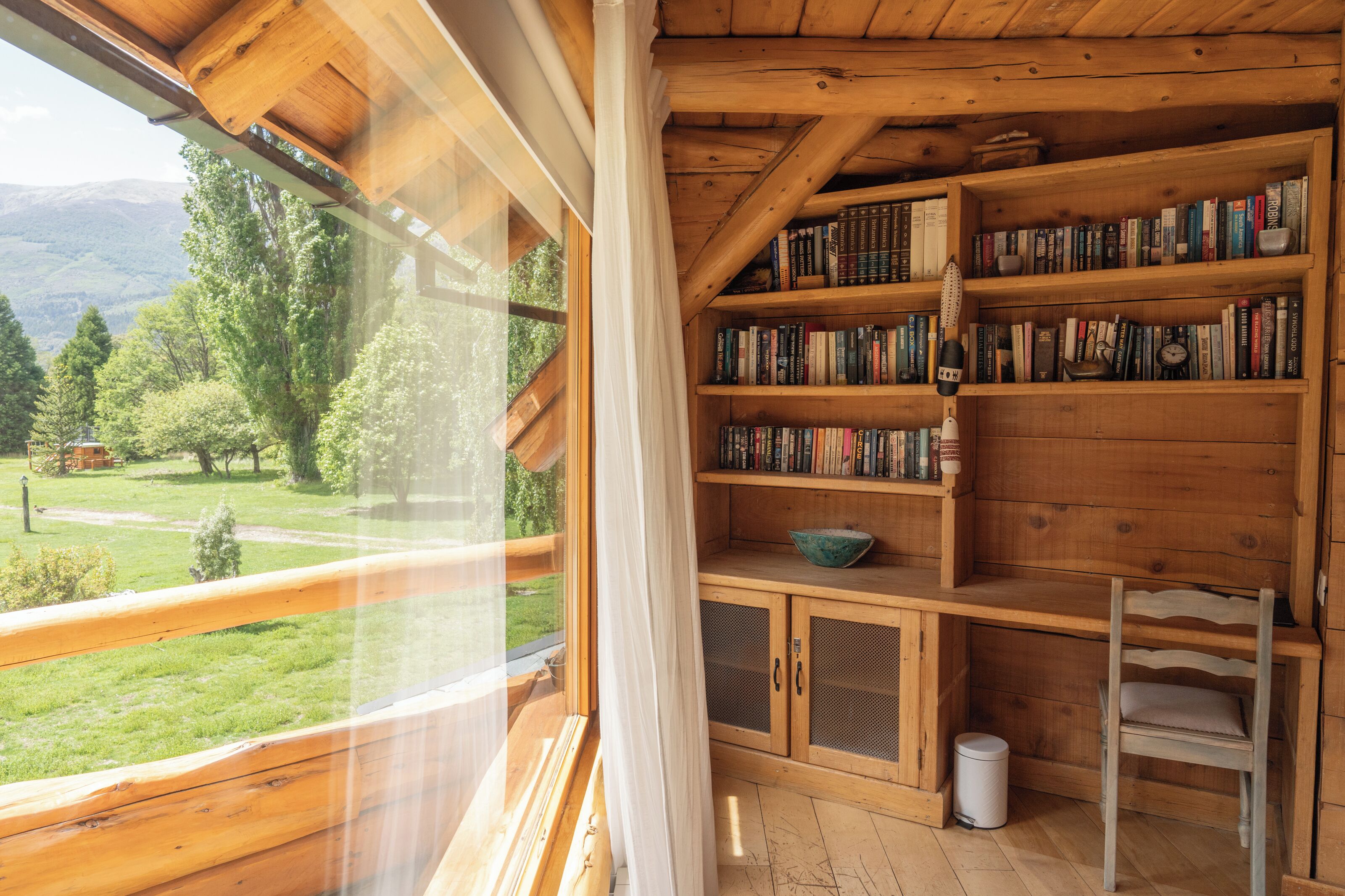 Suite, balcon, vue lac | Coin séjour