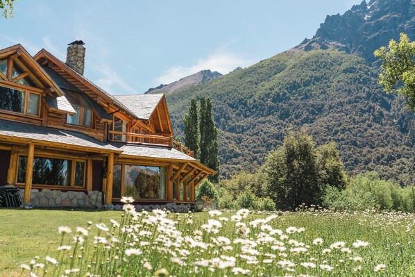 Exterior - Estancia Puema Hue (Nahuel Huapi National Park)