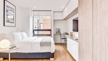 StrykjÀrn/strykbrÀda, gratis wi-fi och sÀngklÀder