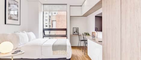 Design loft | Een strijkplank/strijkijzer, gratis wifi, beddengoed