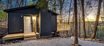 Modern Cabin w/ King Bed, View, Hot Tub, Fire Pit