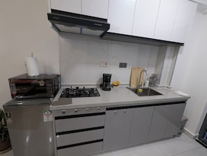 Private kitchen - Tranquil Apartment in Vibrant Westlands (Nairobi)
