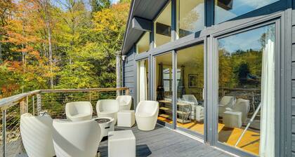 Luxe 5,000 Sq Ft Retreat: 5 Mi to Stratton Resort