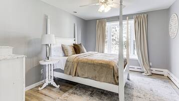 3 bedrooms, iron/ironing board, internet, bed sheets