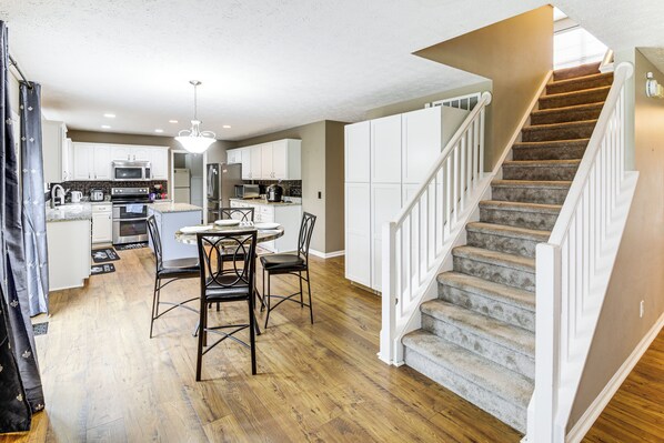 Refrigerador, microondas, parrilla de estufa y lavavajillas 