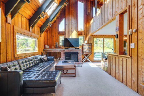 Stratton Shuttle Access! Vermont Mountain Hideaway