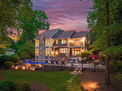 Boathouse Cove By SoCharm | Pool Hot Tub |Beach | Fire Pit | Kayak & SUP |Dock