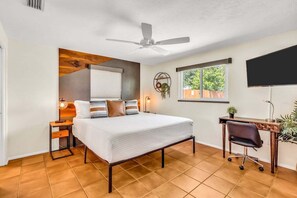 4 chambres, bureau, Wi-Fi gratuit, draps fournis