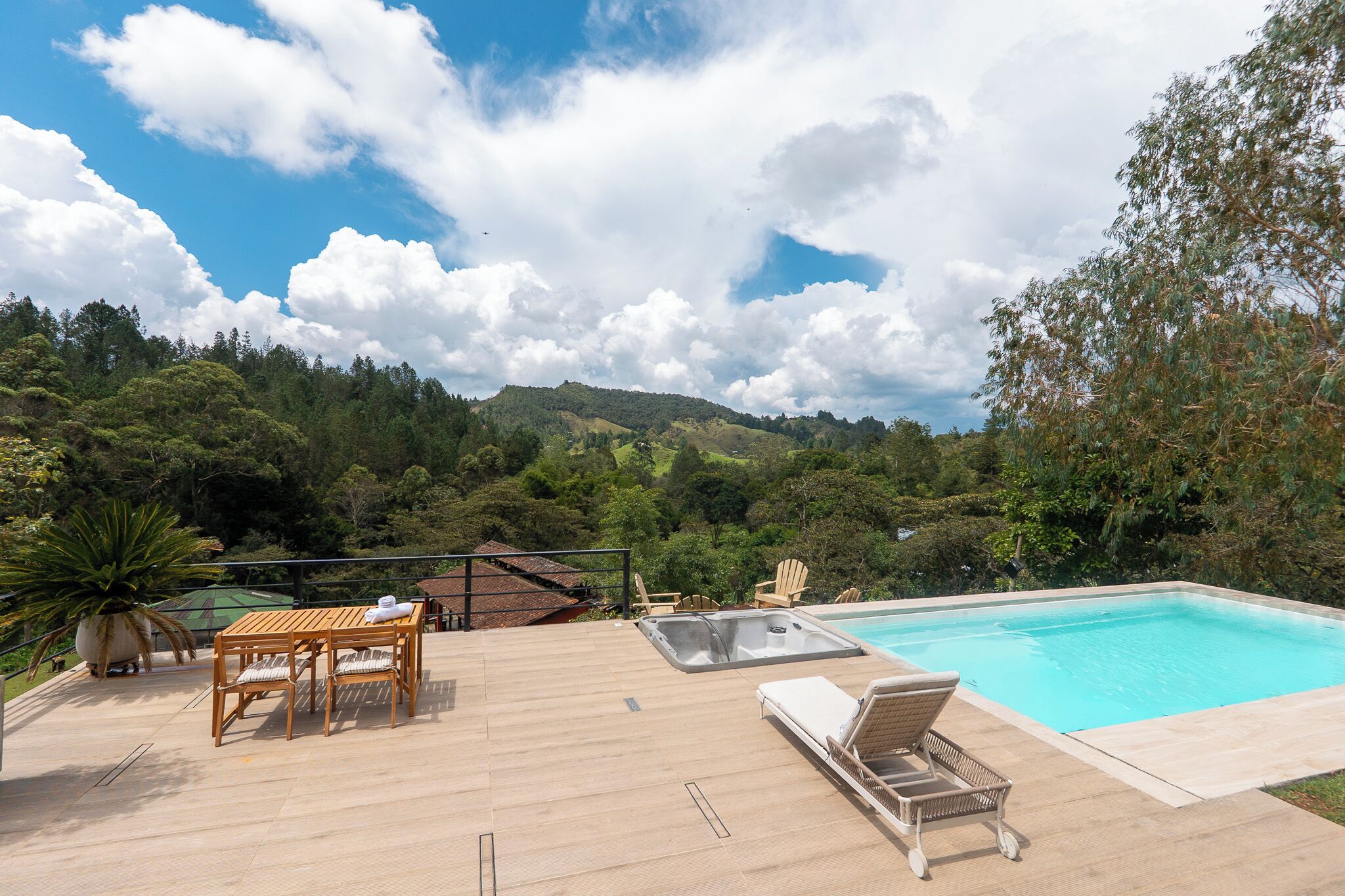 Piscine extérieure, piscine chauffée