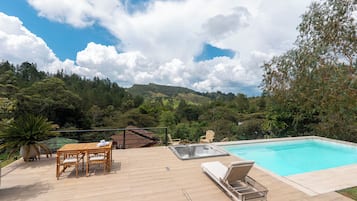 Piscine extérieure, piscine chauffée