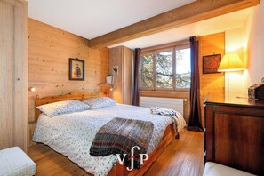 3 bedrooms, Internet, bed sheets - Discover this charming ground floor apartment, located in the peaceful region of Médran. Carefully r (Verbier)