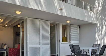 Holiday home with air conditioning and barbecue facilities