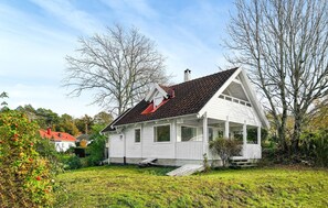 Exterior - Amazing home in Strömstad with WiFi (Strömstad)