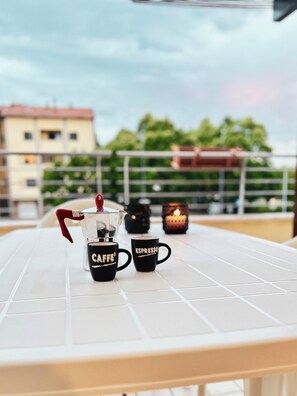 تناول الطعام بالخارج