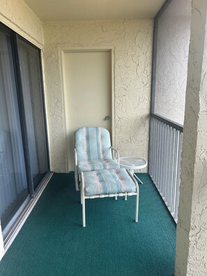 Property grounds - Condo in the Sky: bright, beautiful and in Bradenton. We invite you to Paradise! (Bradenton)