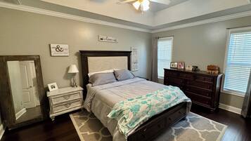 3 chambres, fer et planche à repasser, Wi-Fi, draps fournis