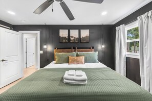 4 bedrooms, desk, iron/ironing board, free WiFi