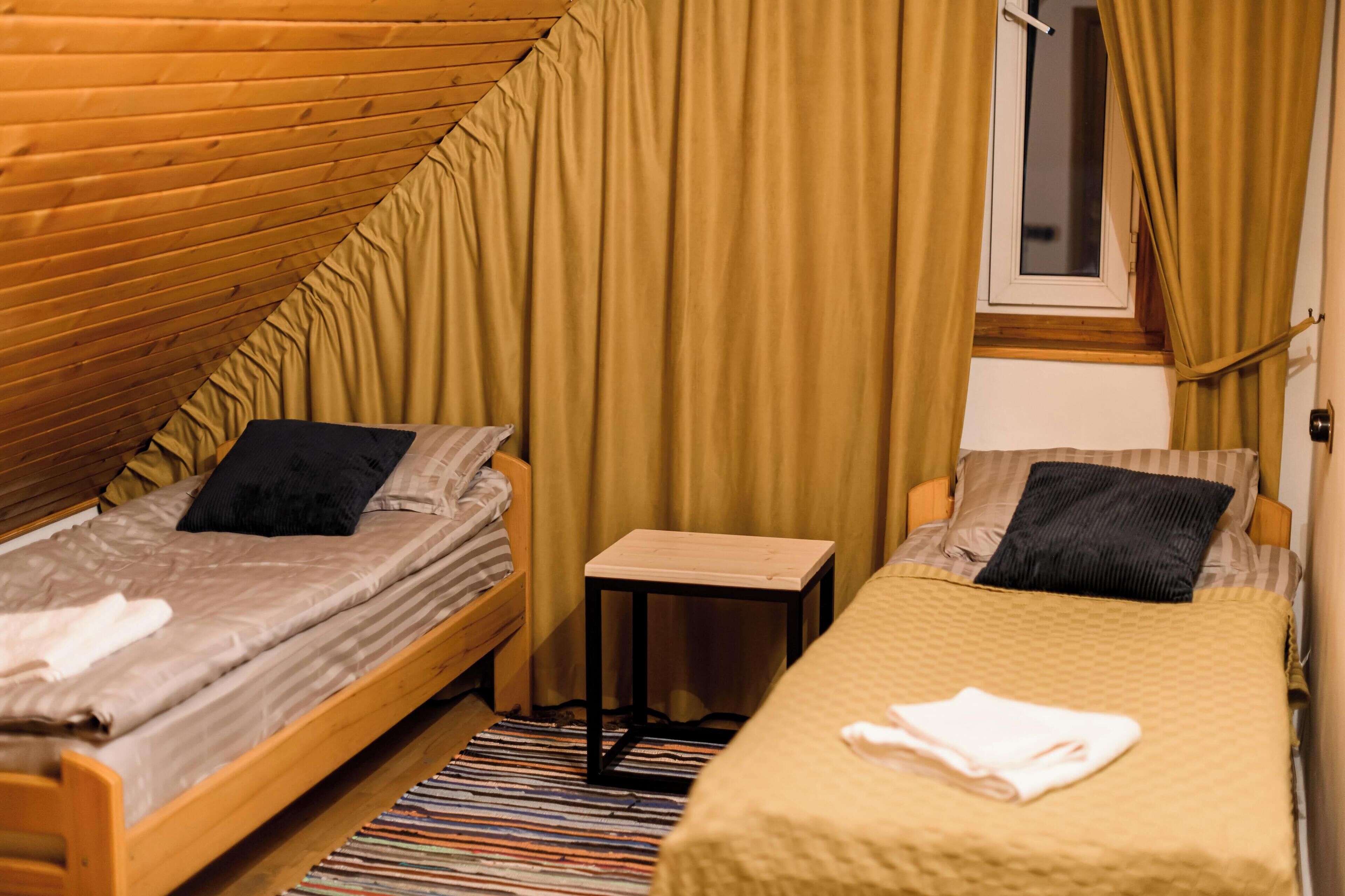 Habitación triple económica, vistas a la montaña | Wifi gratis