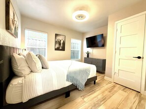 4 makuuhuonetta, silitysrauta/-lauta, Wi-Fi, vuodevaatteet