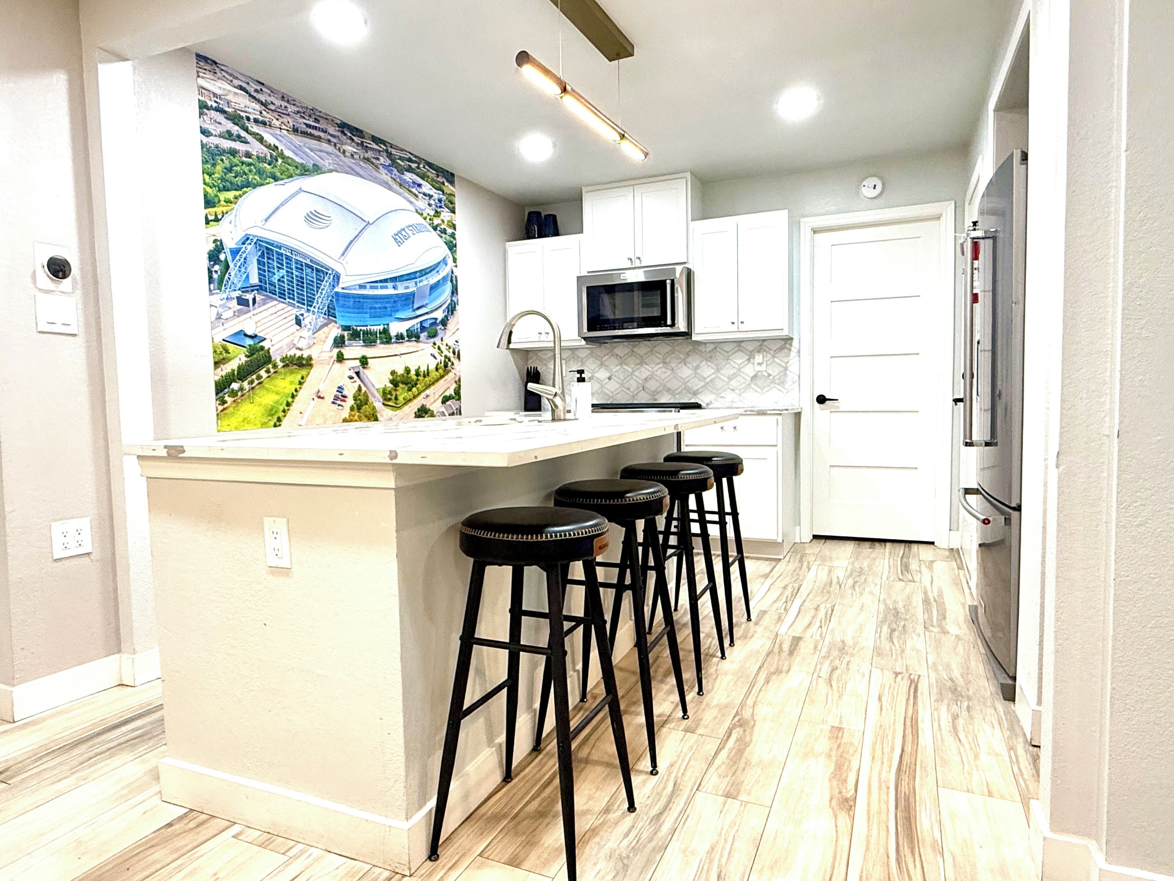 Microondas, horno, placa de cocina y lavavajillas