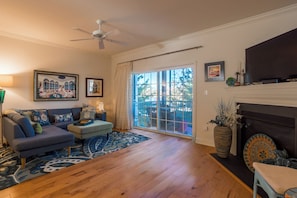 Smart TV - Rehoboth Beach Townhouse Pool Gym Parking Easy Walk to Downtown! (Rehoboth Beach)