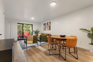 Interior - The Firepit Townhome (Lynnwood)