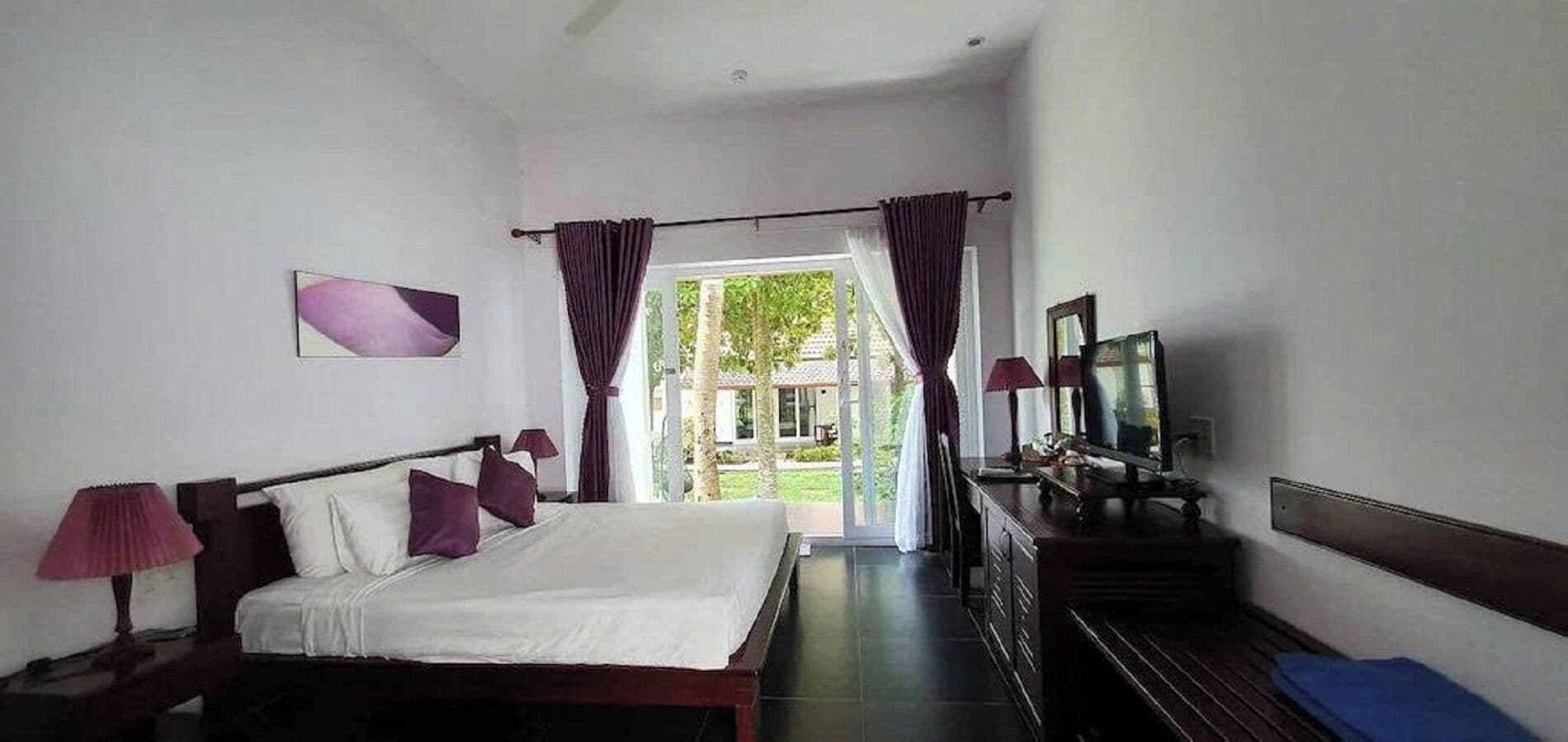 Standard Bungalow | Desk, free WiFi, bed sheets