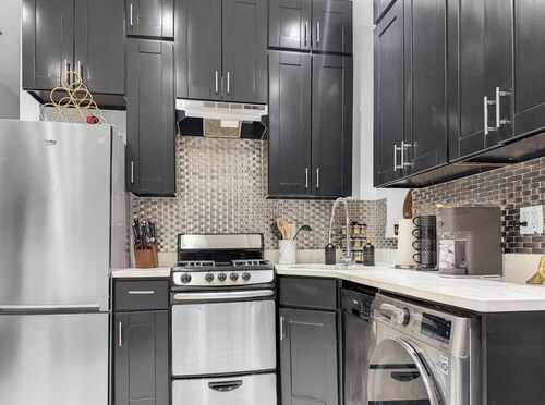 Superb 4-bedroom apartment 1 block from Central Park in vibrant New York City