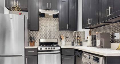 Superb 4-bedroom apartment 1 block from Central Park in vibrant New York City