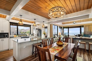 Dining - Remodeled 2BD Oceanfront Condo w/ Stunning Sunset Views - Kahana Village 20 (Lahaina)