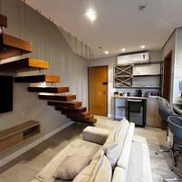 Una televisión de pantalla plana