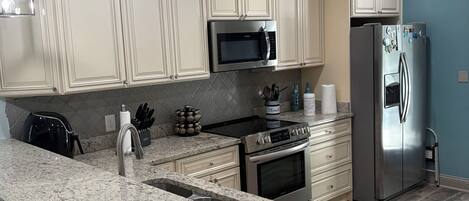 微波炉、烤箱、炉灶、洗碗机