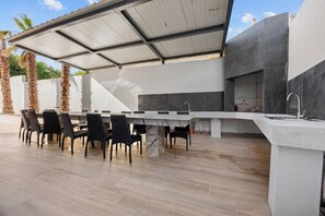 Outdoor dining - Villa Vista for up to 45 people in Medulin by Istrabook (Medulin)