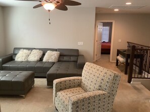 3 habitaciones, tabla de planchar con plancha, wifi y ropa de cama 