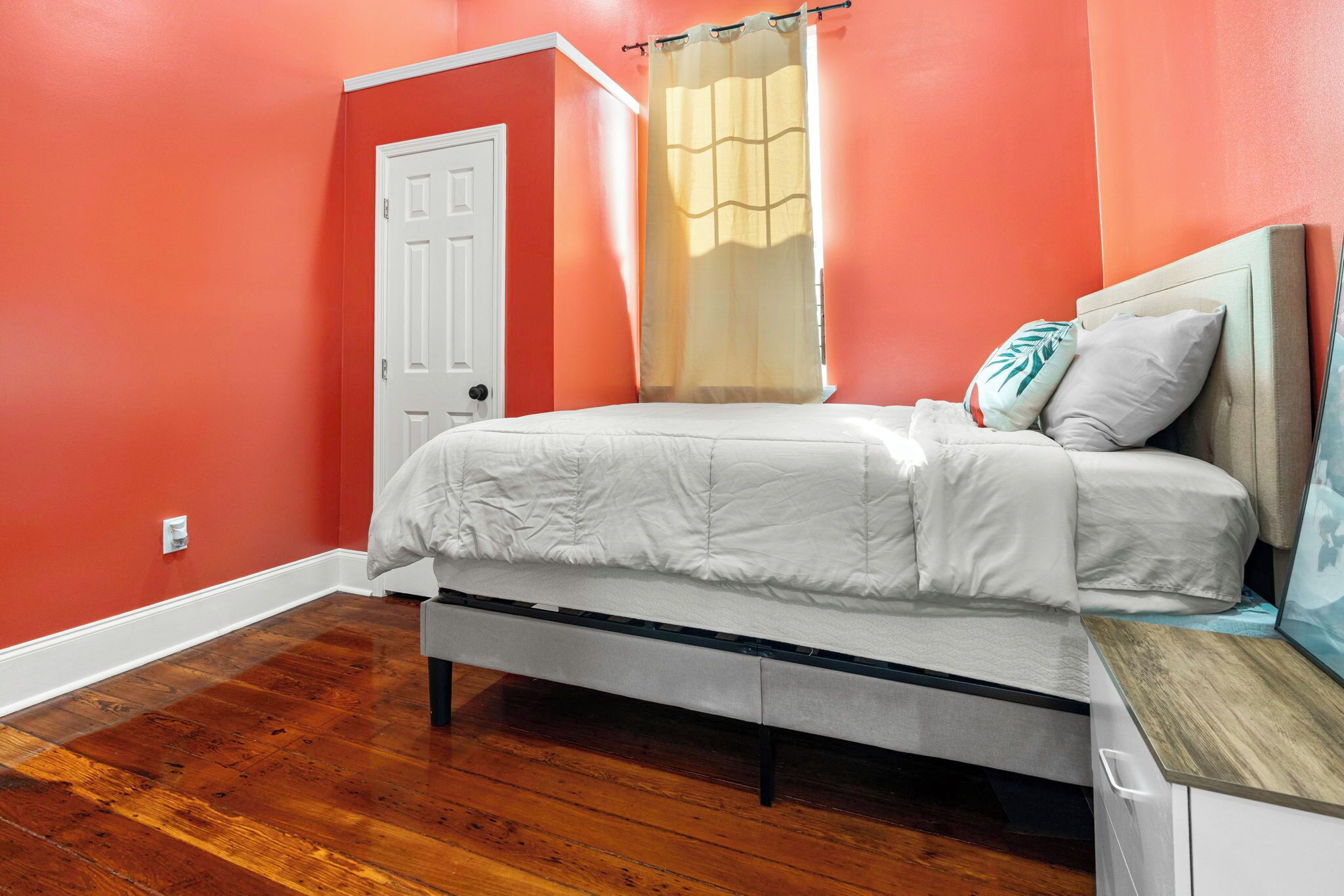 4 bedrooms, WiFi, bed sheets