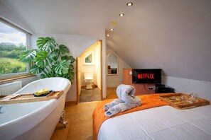 3 habitaciones, caja de seguridad en la habitación y escritorio 