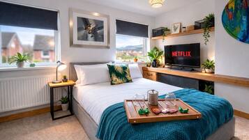 3 bedrooms, in-room safe, desk, iron/ironing board