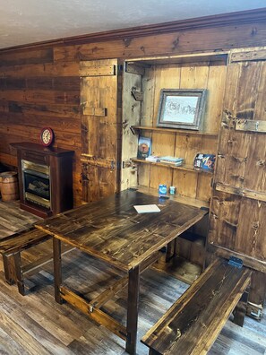 Dining - Enjoy peaceful prairie sunsets in rustic lodging in No Mans Land. (Laverne)