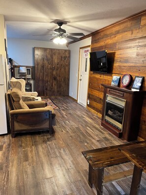 Living area - Enjoy peaceful prairie sunsets in rustic lodging in No Mans Land. (Laverne)