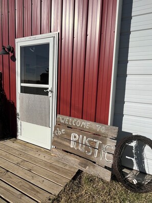 تفاصيل الفندق من الخارج